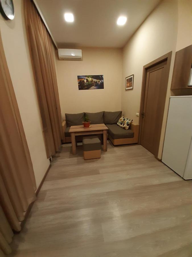 Yerevan, Abovyan 34 My Street Bagian luar foto